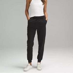NWOT Lululemon Stretch High Rise Joggers